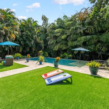 Villa The Jungalo Pool & Billards